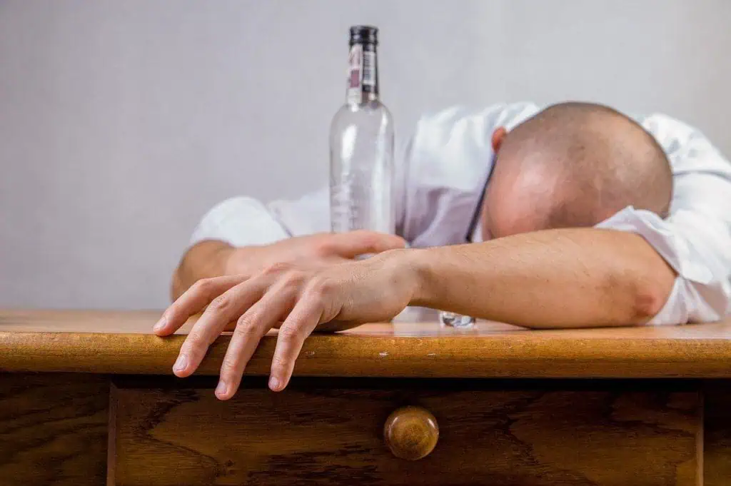 L'alcool agit comme un anxiogène et provoque les symptômes de l'anxiété